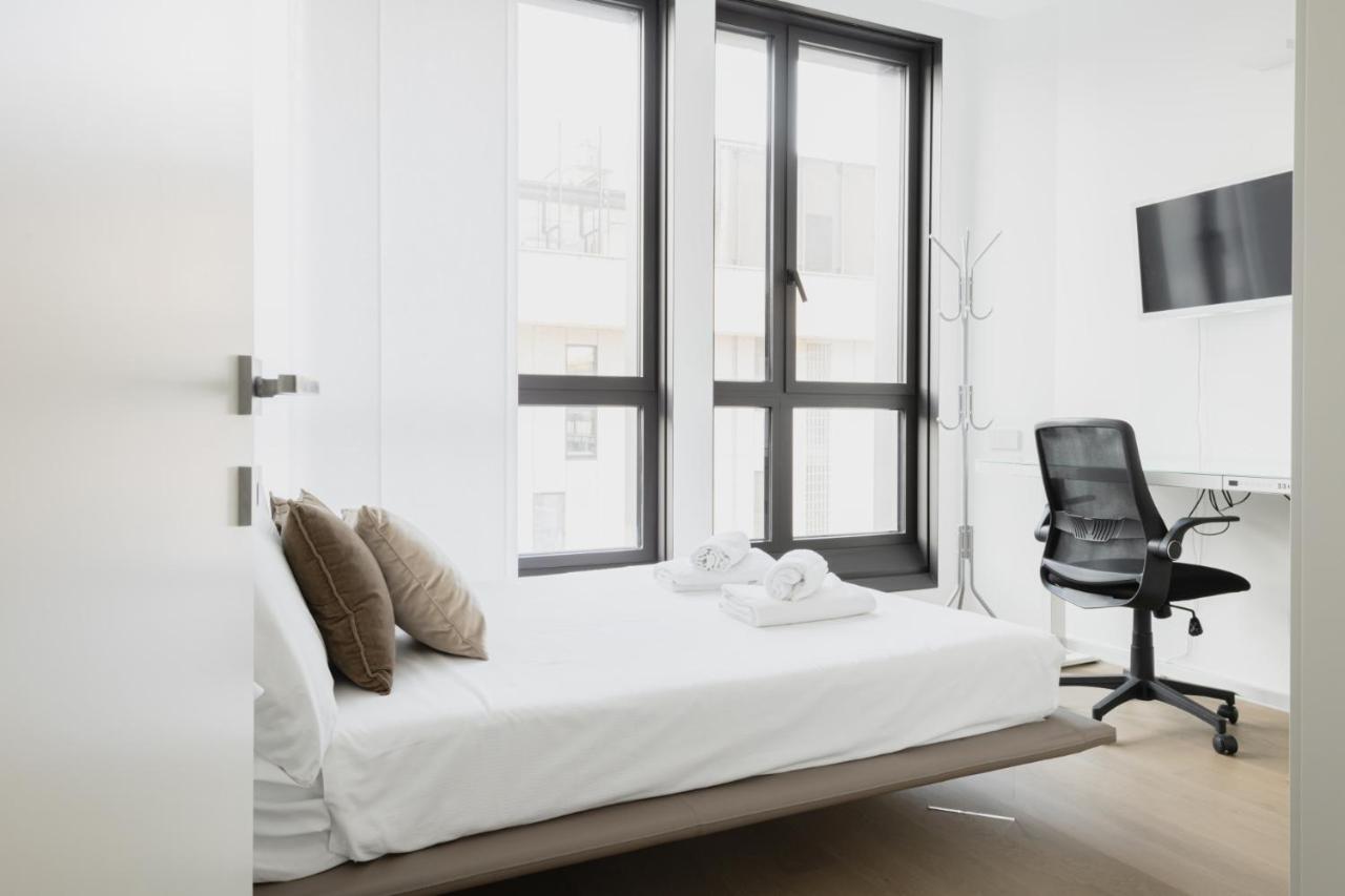 Easylife - Lussuosa Dimora Con Rooftop Condominiale Vista Duomo Milan Luaran gambar