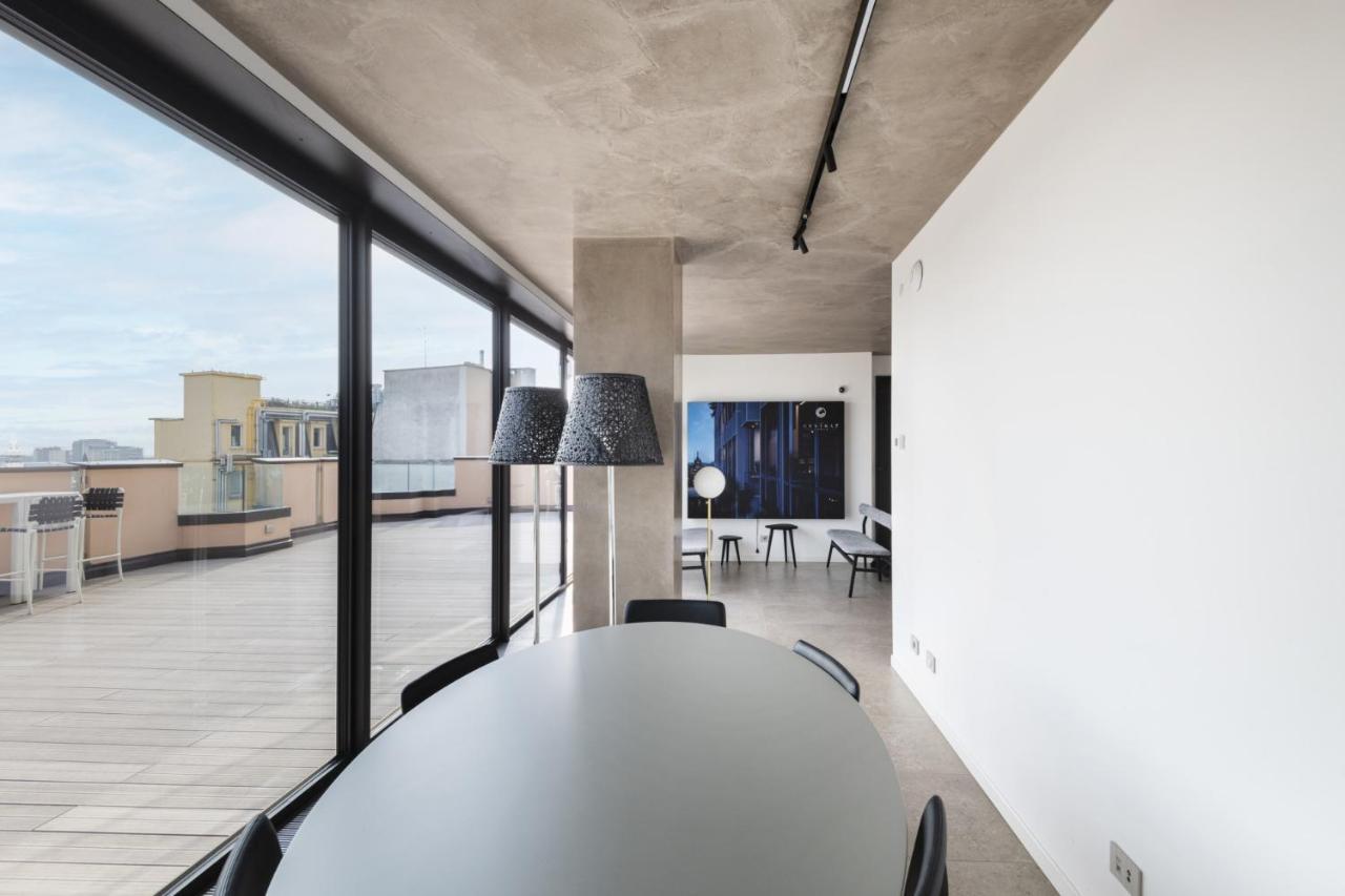 Easylife - Lussuosa Dimora Con Rooftop Condominiale Vista Duomo Milan Luaran gambar