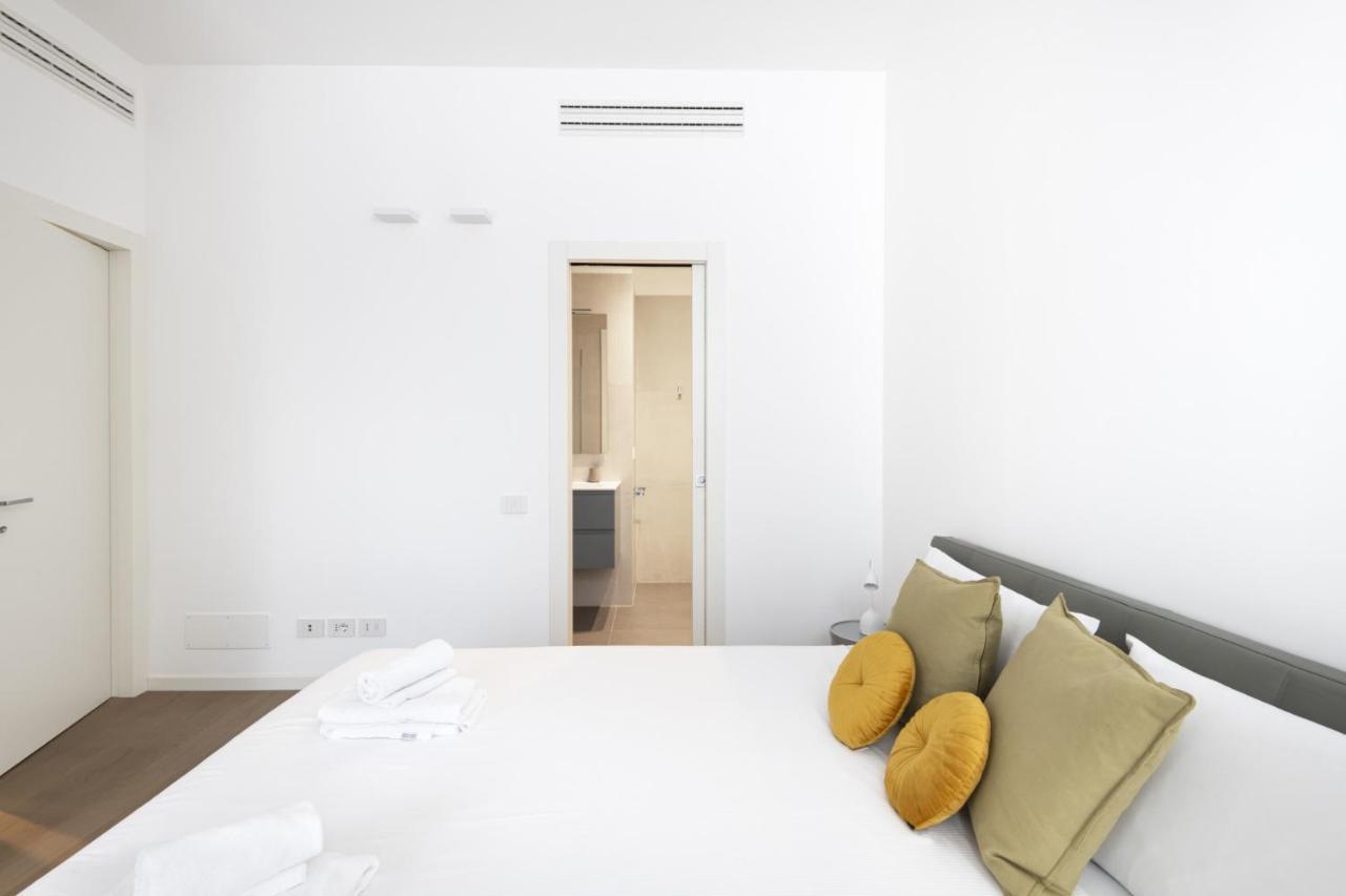 Easylife - Lussuosa Dimora Con Rooftop Condominiale Vista Duomo Milan Luaran gambar