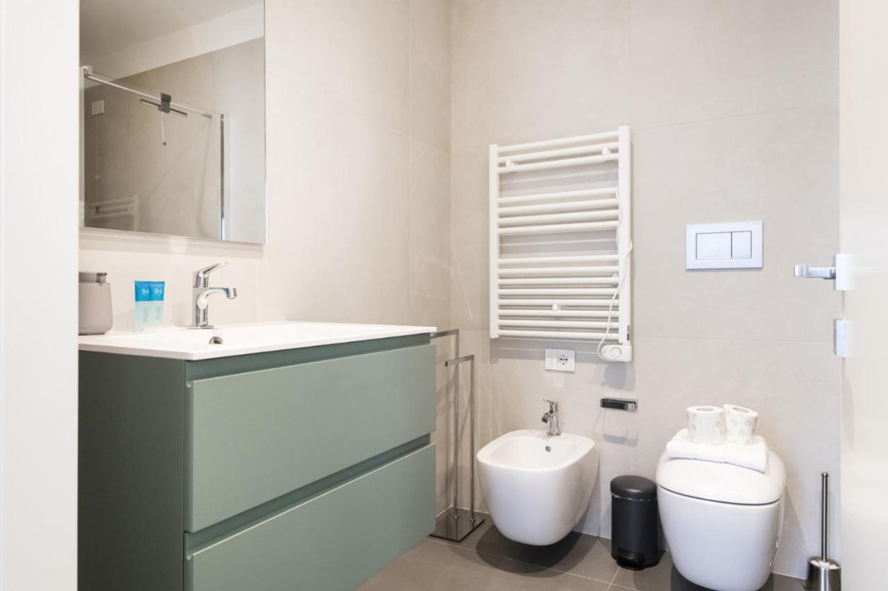 Easylife - Lussuosa Dimora Con Rooftop Condominiale Vista Duomo Milan Luaran gambar
