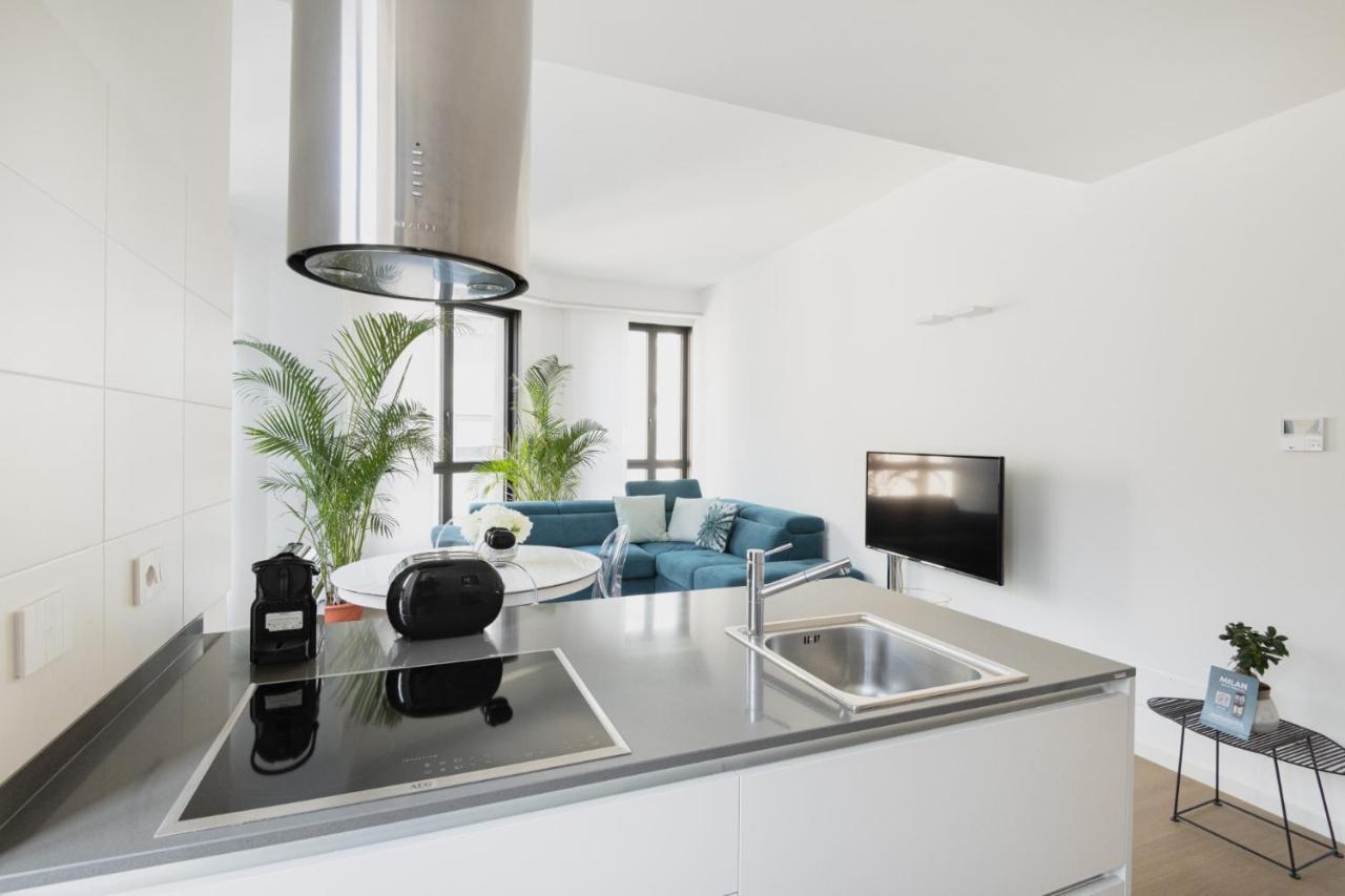 Easylife - Lussuosa Dimora Con Rooftop Condominiale Vista Duomo Milan Luaran gambar