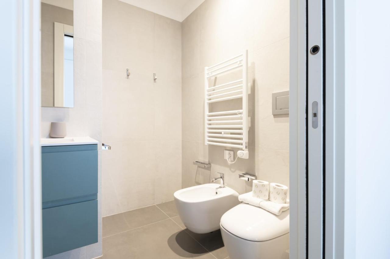 Easylife - Lussuosa Dimora Con Rooftop Condominiale Vista Duomo Milan Luaran gambar
